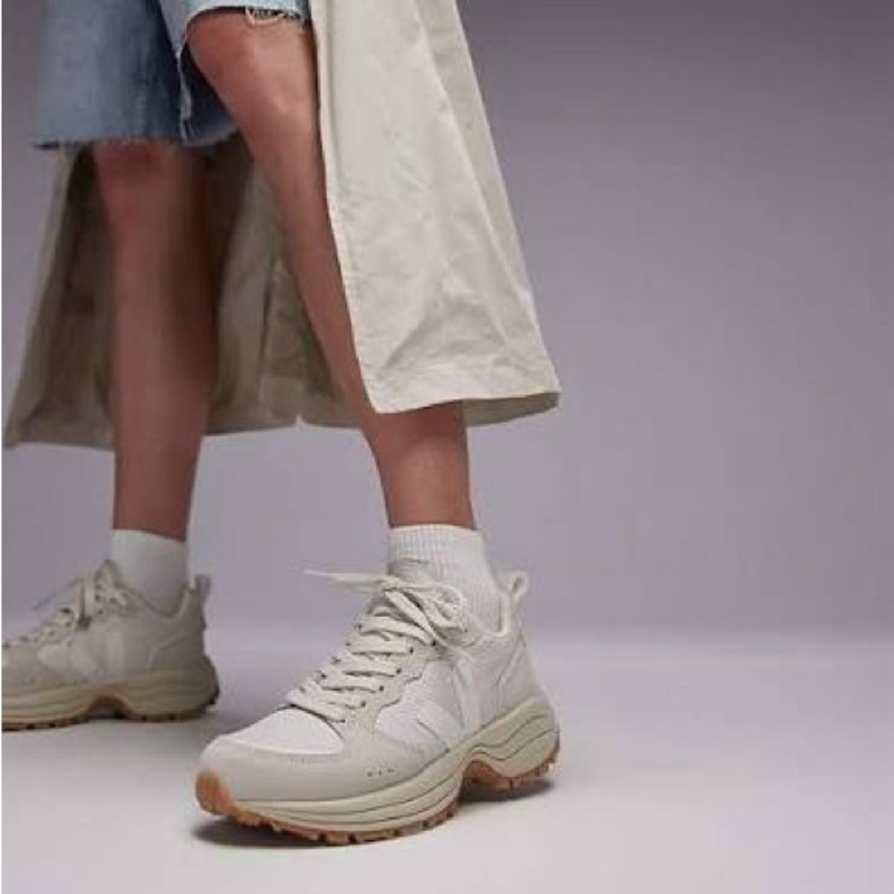 VEJA Venturi Sneakers